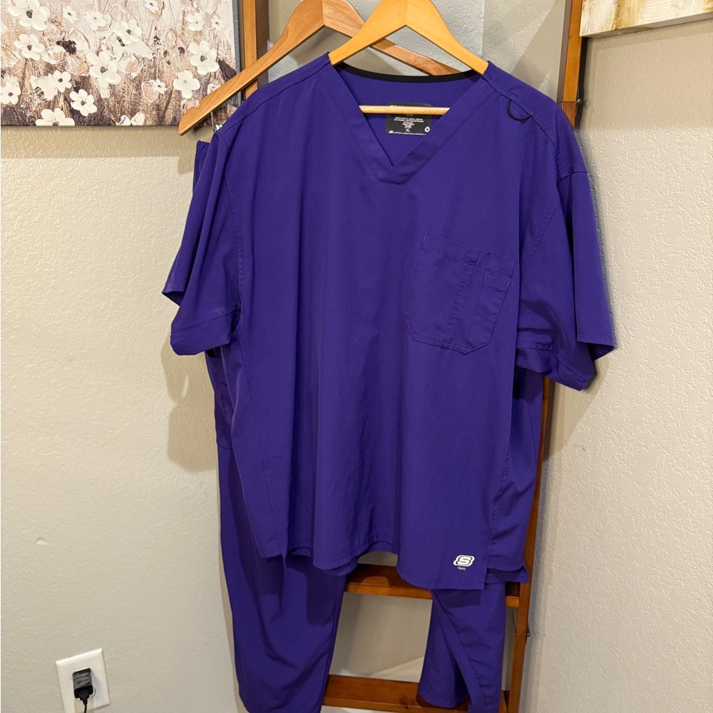 Sketchers Men's Purple XL Scrub set